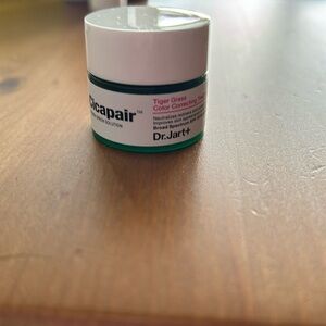 Dr. Jart+ - Cicapair™ Tiger Grass Color Correcting Treatment SPF 30